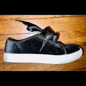 Dirty Laundry Fillmore Black Velvet Sneaker